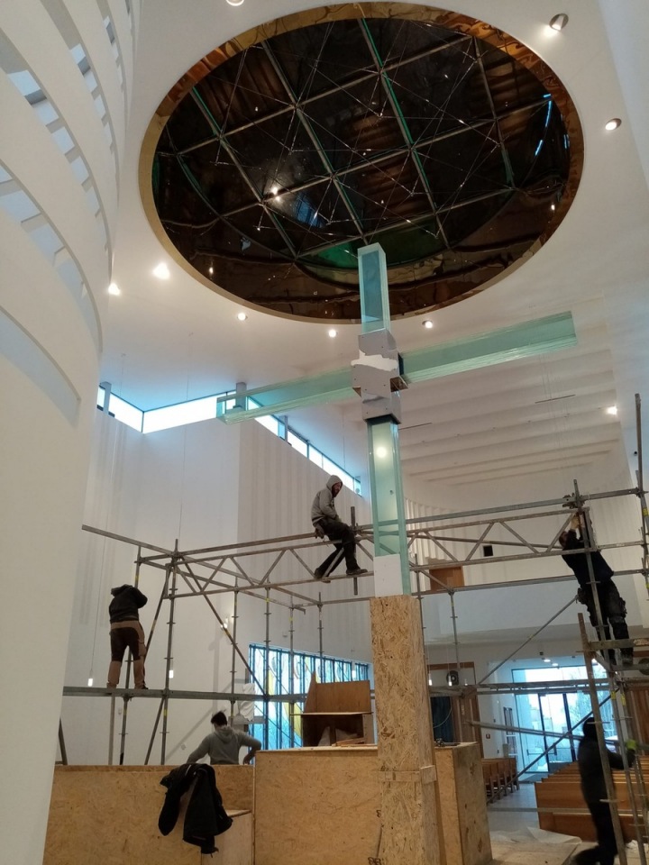 Lešení u kříže. 