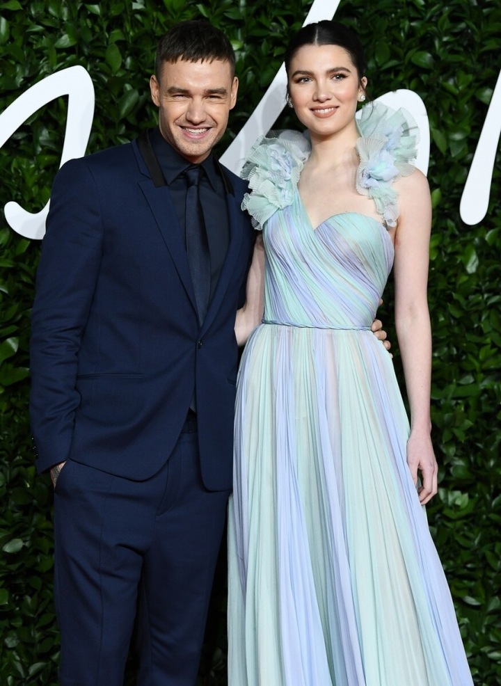 Liam Payne a Maya Henry na červeném koberci. 