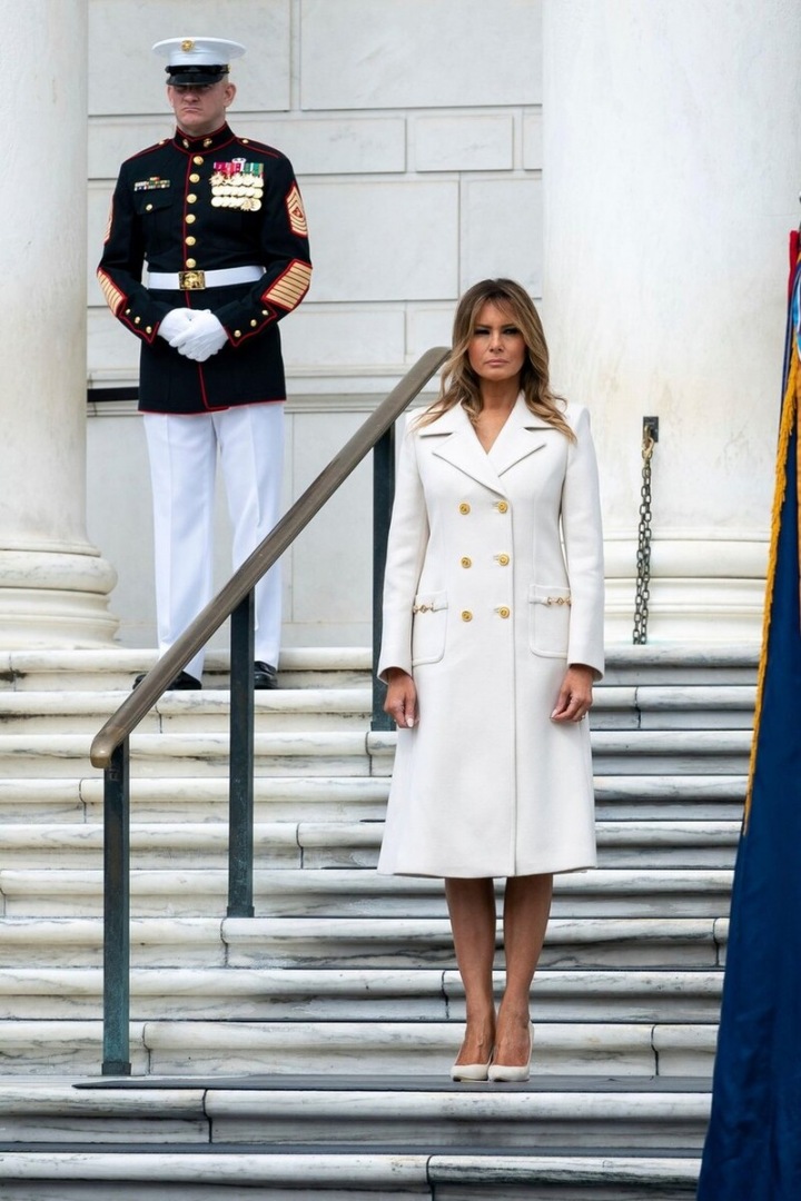 Melania Trump v bílém kabátu Gucci