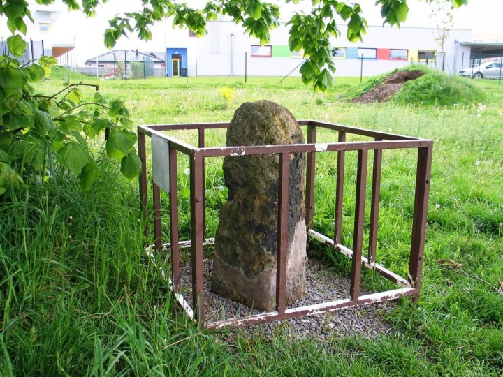 Horoměřický menhir