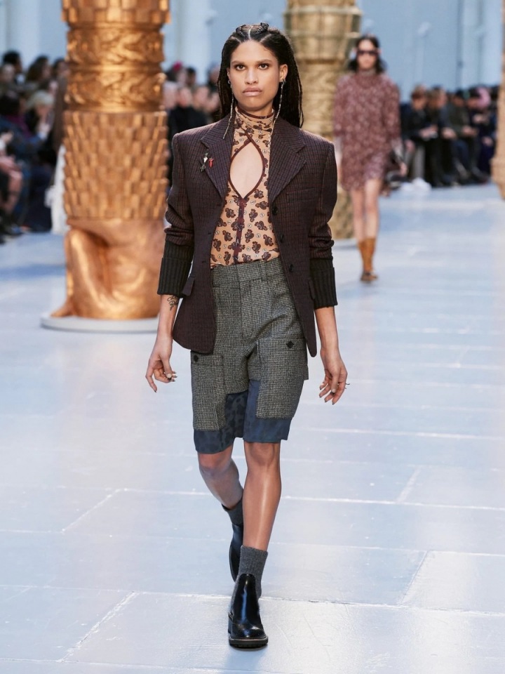 Modelka v botách značky Chloé. 