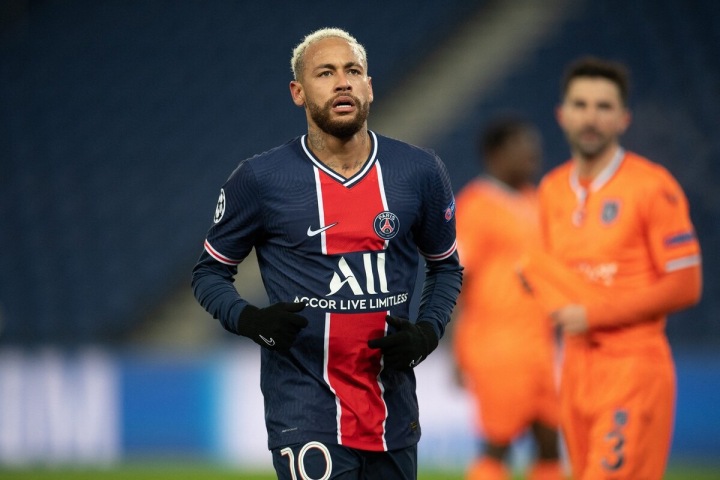 Neymar v dresu Paris Saint Germain. 