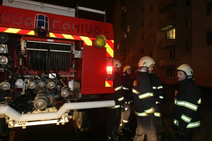 Při likvidaci škod po čtvrtečním tornádu zasahují samozřejmě i hasiči