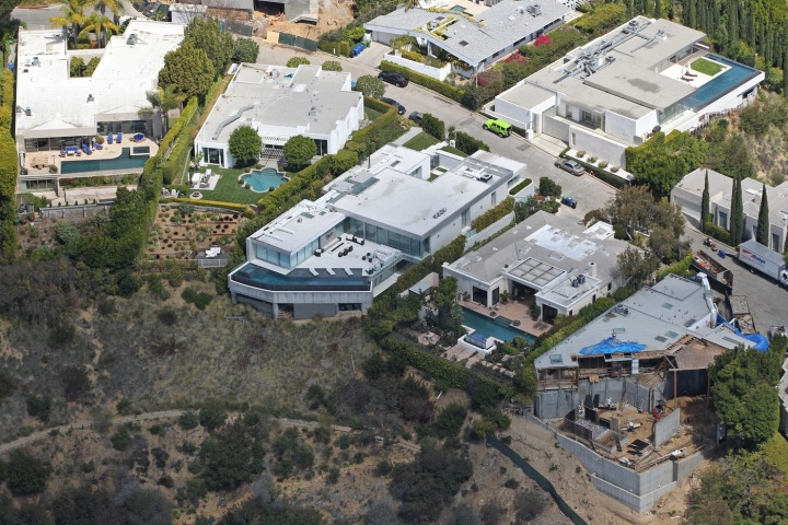 Rezidencia bratov za 18 miliónov dolárov kúpená v roku 2012
