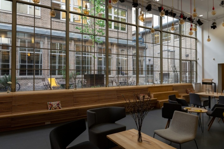 Interiér Štencova domu v srdci Prahy