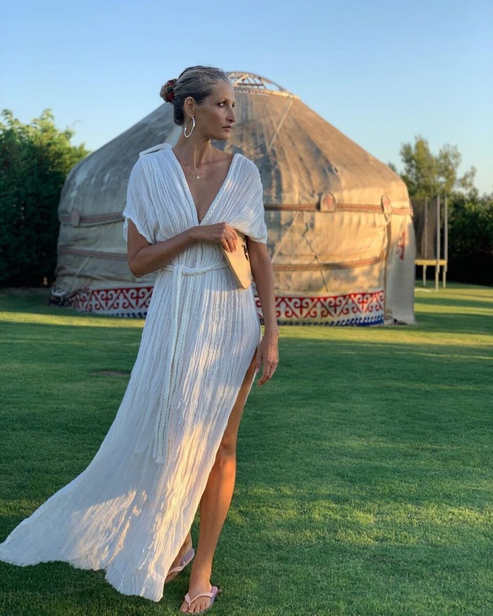 Tereza Maxová v bílých boho šatech