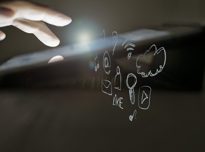 Sociálne siete hýbu svetom
