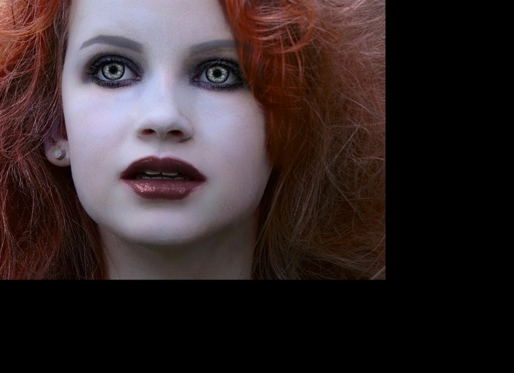 Žena se zrzavými vlasy