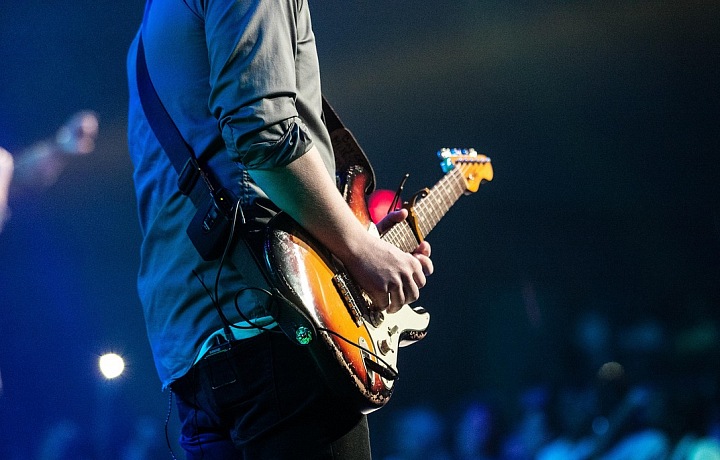 Pre hudobníkov býva skúškou ohňa živé hranie