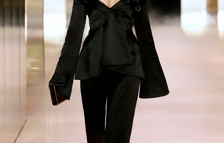 Demi Moore na přehlídce Fendi haute couture Spring 2021