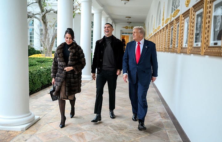 Fotografie Donalda Trumpa, Cristiana Ronalda a Georgina Rodriguez