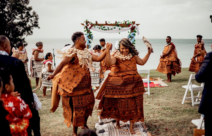 Tradičné svadobné oblečenie na Fidži
