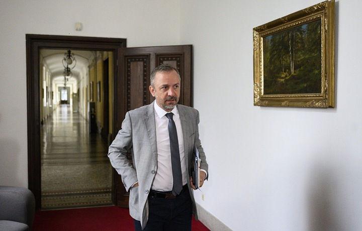 Minister prevzal vedenie rezortu minulý rok
