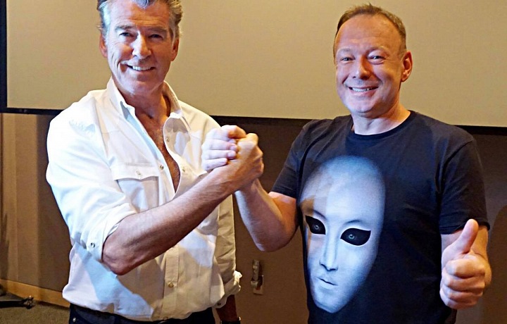 Michal Dvořák s Piercem Brosnanem. 