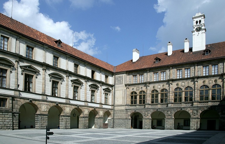 zámocký areál Nelahozeves