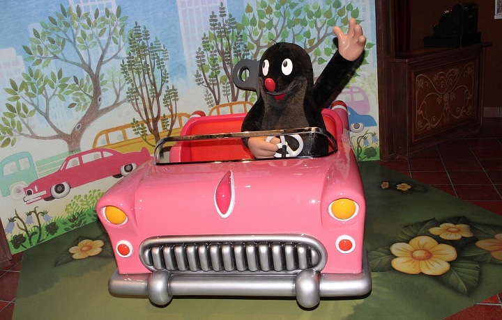 Otevření pobočky pařížského muzea voskových figurín Musée Grévin. Krtek.