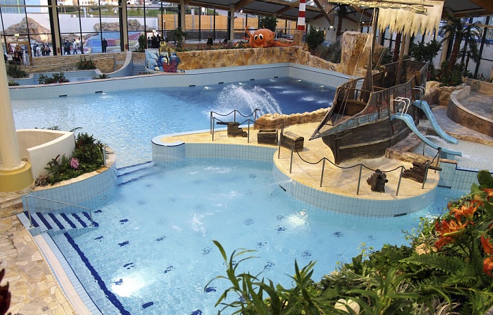 Akvapark je známym lákadlom Čestlíc.
