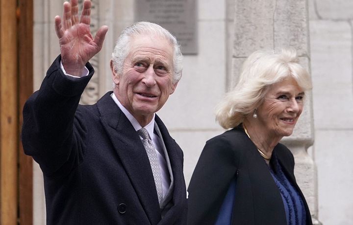 Návštěvu absolvuje britský král se svojí chotí