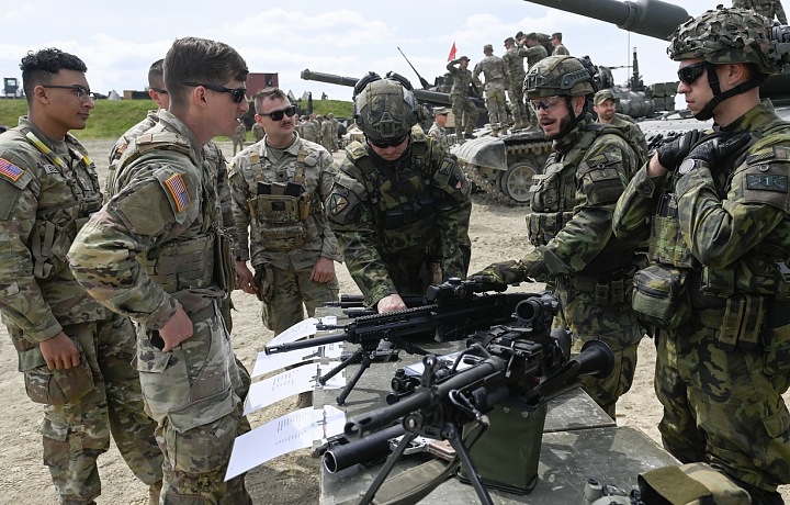 Vojáci se střetávají na pravidelných cvičeních