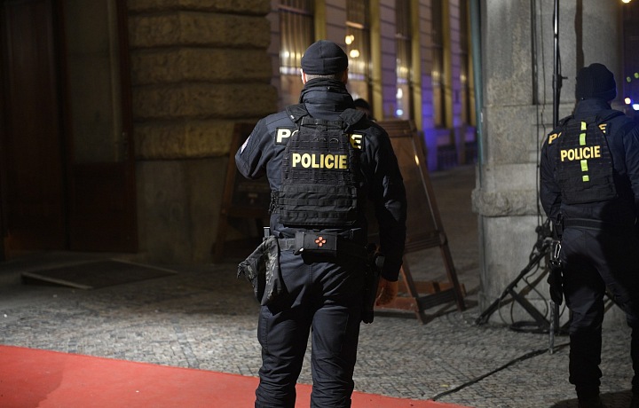 Polícia na Českom plese kvôli nahláseniu bomby
