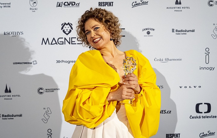 Zuzaně Zlatohlávkové žlutá opravdu slušela