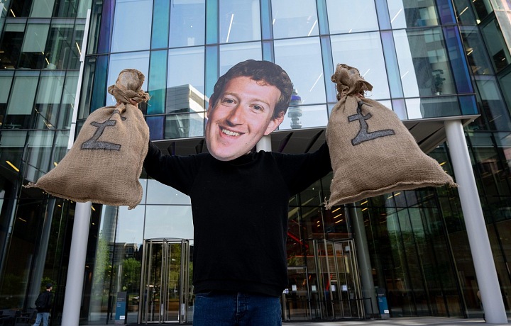 Karikatúra Marca Zuckerberga v Londýne.