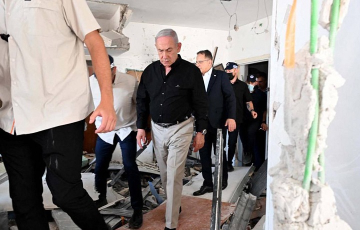 Izraelský premiér rozohral veľkú partiu s neistým výsledkom