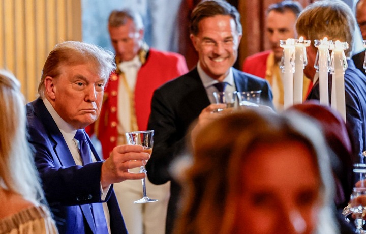 Stretnutie privítalo radu popredných politikov a ďalších hostí