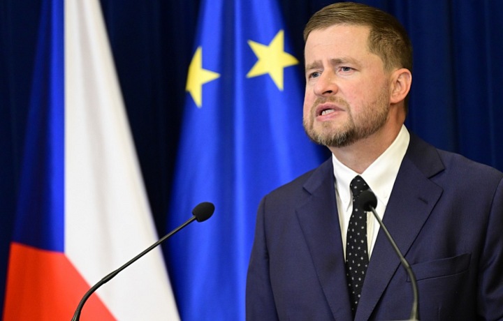 Guvernér na tlačovej konferencii vysvetľoval, prečo sa sadzba nemení
