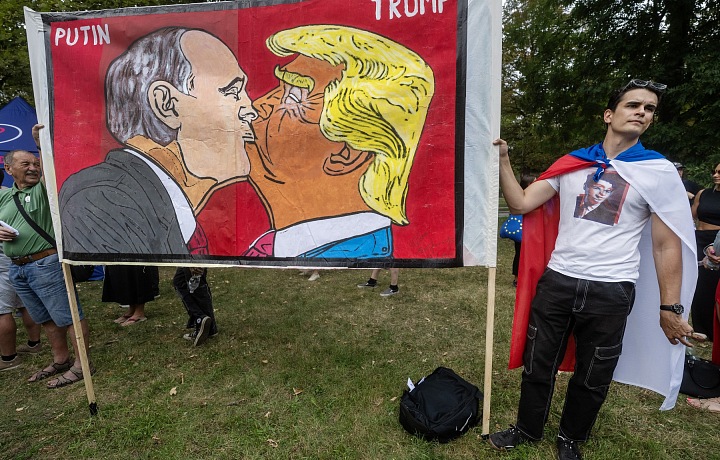 Demonštrácia pred ruským veľvyslanectvom