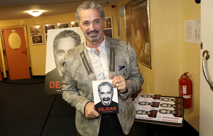 Martin Dejdar na krste svojej knihy v divadle Studio Ypsilon.
