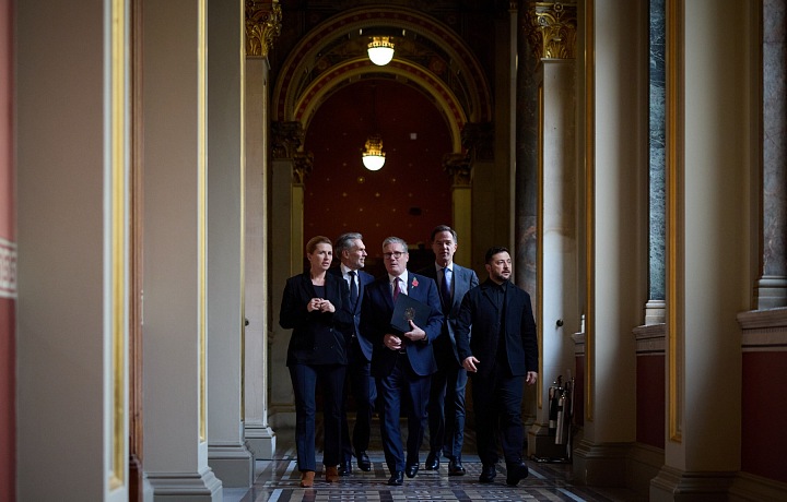 Keir Starmer, Volodymyr Zelenskyj a Mark Rutte
