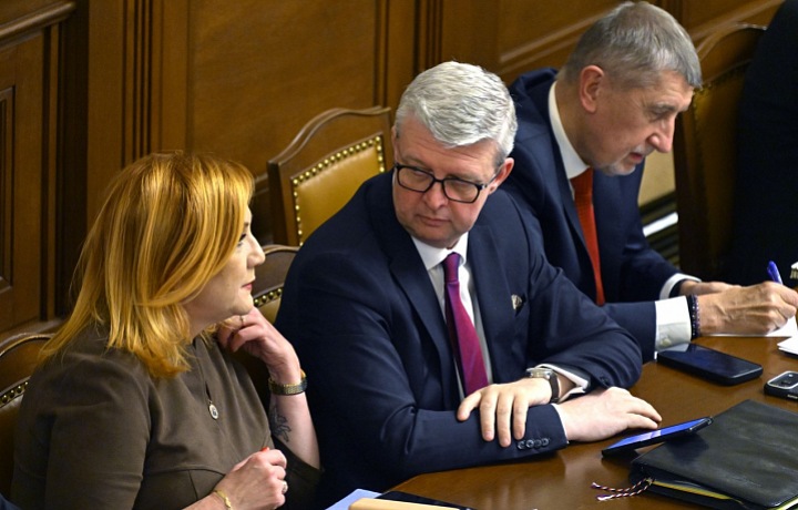 Snemovňa odhlasovala novú vládu