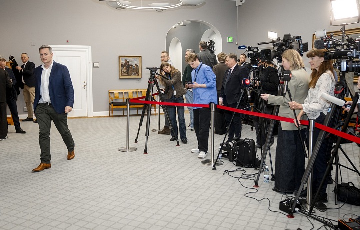 Rasmus Jarlov - vľavo
