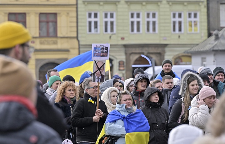 Lidé podpořili Ukrajinu na Staroměstském náměstí