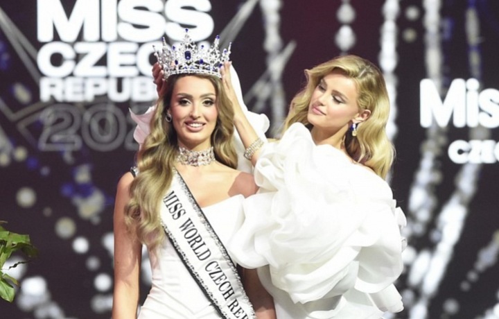 Novú českú Miss Czech Republic 2025 Lindu Góreckú korunovala Miss World Krystyna Pyszková
