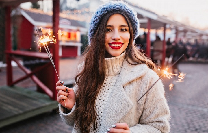 Slečna s prskavkami.