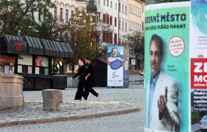 Volební souboj na plakátech v Jihlavě