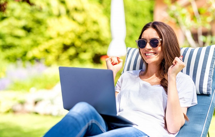 Žena s počítačem