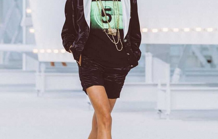 Barbora Podzimková v modelu Chanel